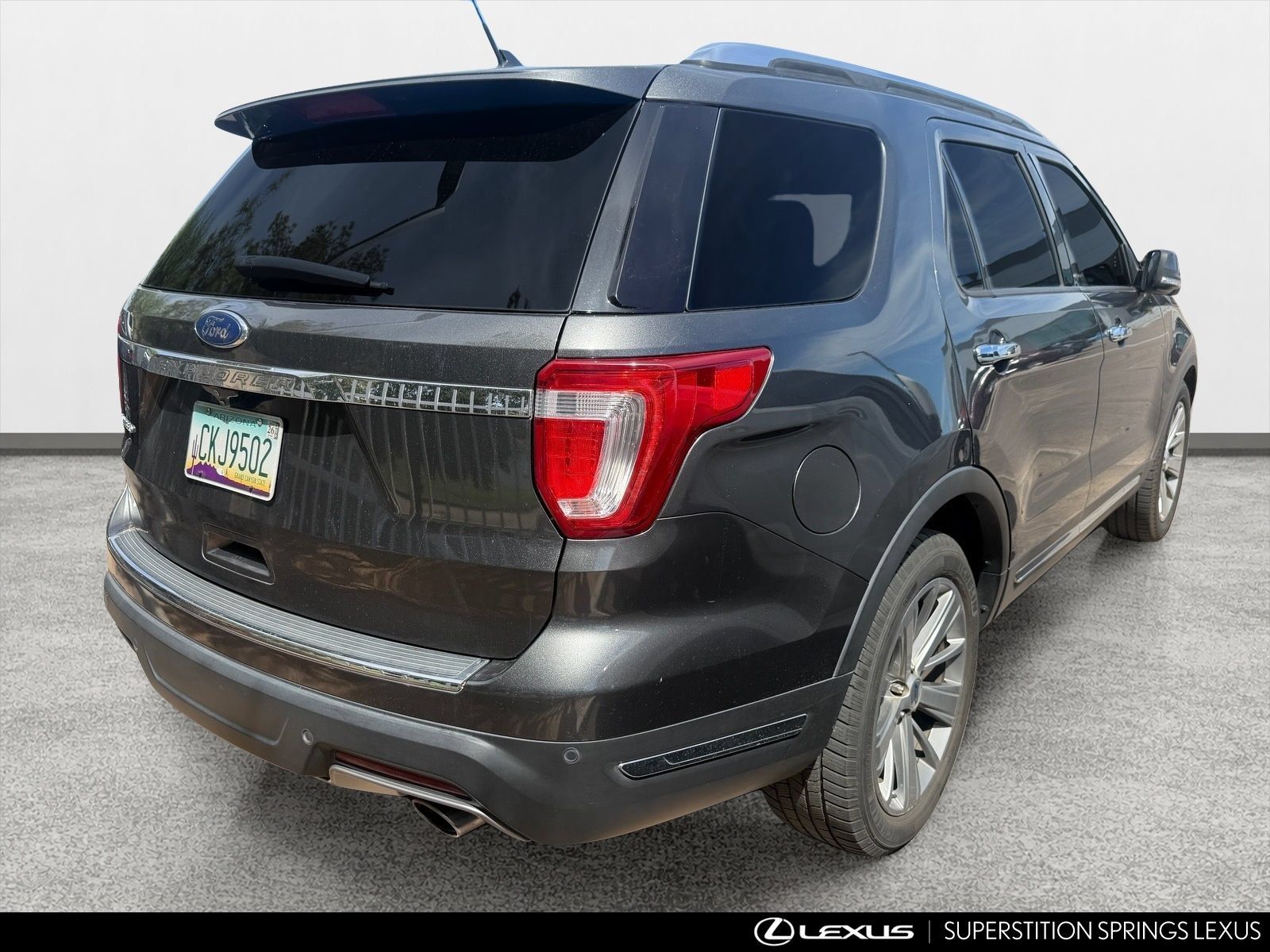Used 2018 Ford Explorer Limited FWD image 3