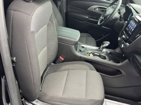 Used 2023 Chevrolet Traverse LT image 30