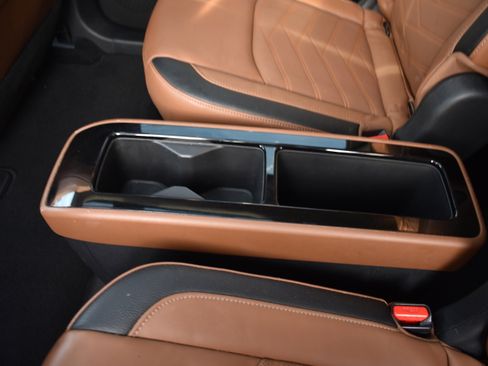 Used 2022 Nissan Pathfinder Platinum w/ Cargo Package image 32