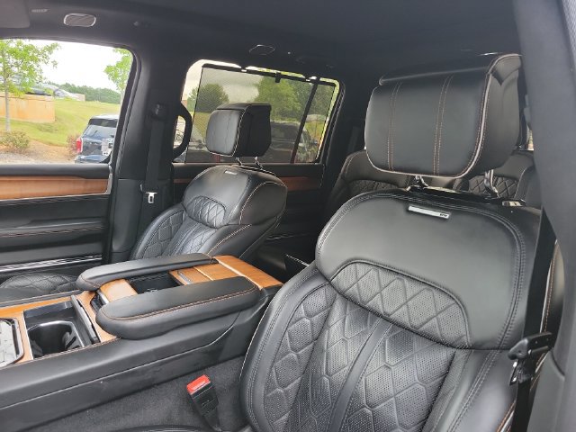 Used 2022 Jeep Grand Wagoneer Series III AWD/4WD image 25