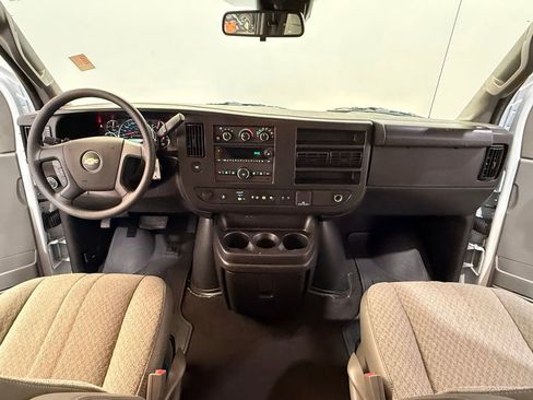 Used 2023 Chevrolet Express 3500 LT w/ LT Preferred Equipment Group image 18