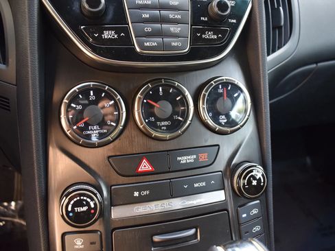 Used 2013 Hyundai Genesis 2.0T RWD image 11