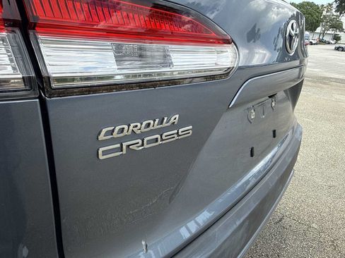 Used 2022 Toyota Corolla Cross L FWD image 11