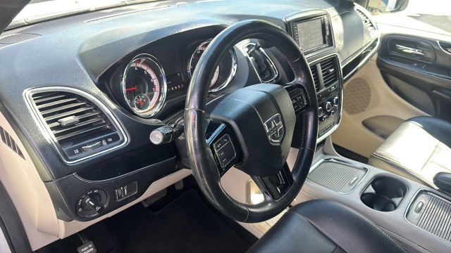 Used 2019 Dodge Grand Caravan SXT FWD image 15