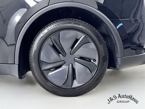 Used 2026 Tesla Model Y Long Range image 39