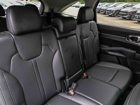 Certified 2026 Kia Sorento S FWD image 25
