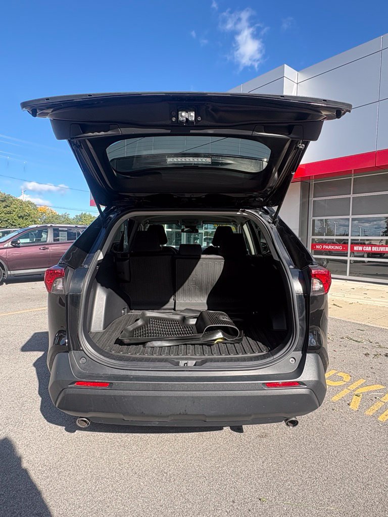 Used 2020 Toyota RAV4 LE w/ All Weather Liner Package AWD/4WD image 5