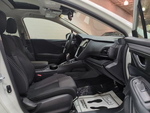 Used 2024 Subaru Outback Premium AWD/4WD image 9