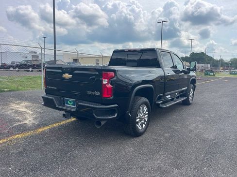 Used 2024 Chevrolet Silverado 2500 High Country w/ Technology Package AWD/4WD image 5