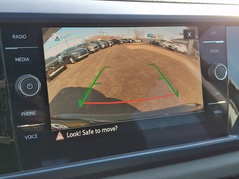 Used 2023 Volkswagen Taos SE w/ Panoramic Sunroof Package image 20