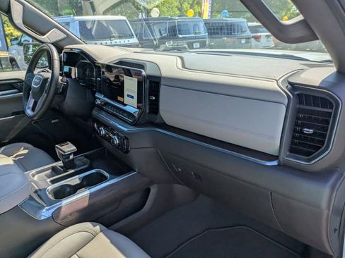 Used 2024 GMC Sierra 1500 SLT w/ SLT Premium Package AWD/4WD image 35