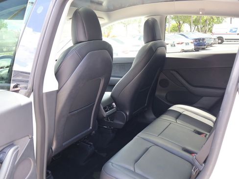 Used 2022 Tesla Model Y Performance AWD/4WD image 37