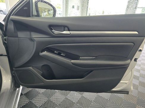 Used 2023 Nissan Altima 2.5 SV FWD image 42
