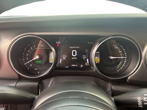 Used 2023 Jeep Wrangler Unlimited w/ Cold Weather Group AWD/4WD image 23