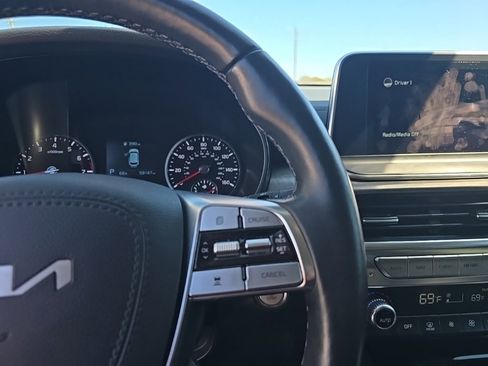 Certified 2022 Kia Telluride EX w/ EX Premium Package image 16