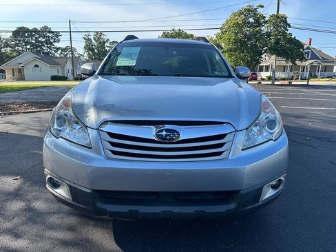 Used 2012 Subaru Outback 2.5i Premium AWD/4WD image 3
