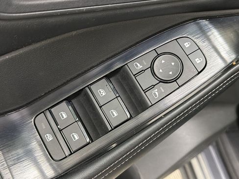 Used 2025 Nissan Rogue SV FWD image 22