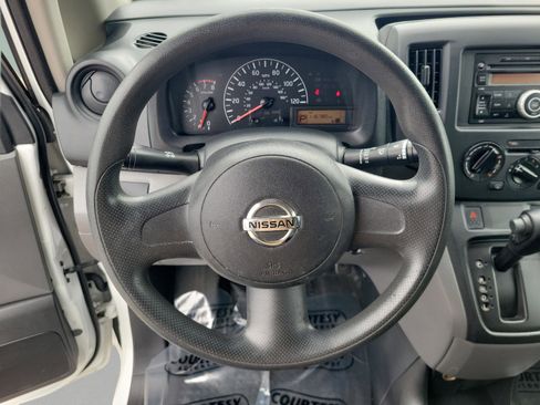 Used 2017 Nissan NV200 S image 18