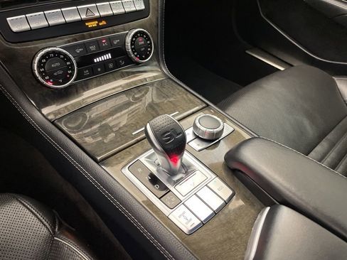 Used 2013 Mercedes-Benz SL 550 image 16