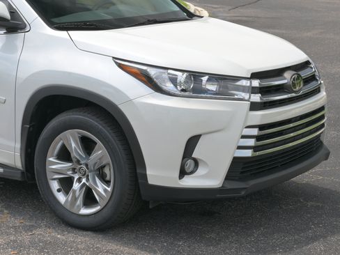 Used 2017 Toyota Highlander Limited AWD/4WD image 36