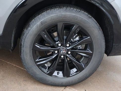 Certified 2025 Buick Envista Sport Touring image 41