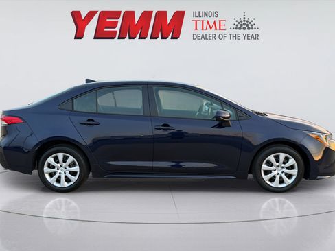 Used 2025 Toyota Corolla LE FWD image 9