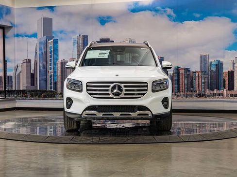 Used 2026 Mercedes-Benz GLB 250 4MATIC image 3