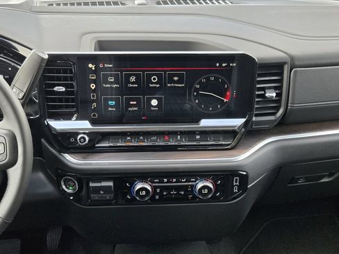 Used 2025 GMC Sierra 1500 SLT RWD image 16