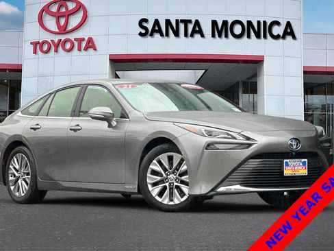 Used 2021 Toyota Mirai XLE image 1