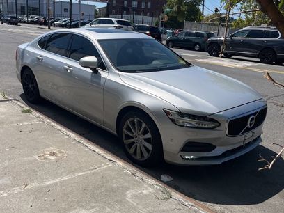 Used 2017 Volvo S90 T6 Momentum w/ Vision Package