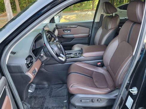 Used 2025 Honda Pilot Elite image 12