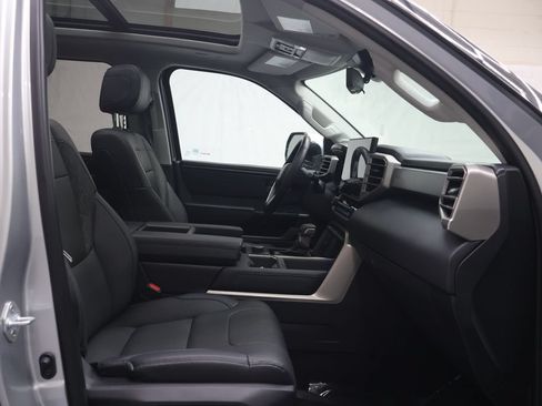 Used 2023 Toyota Tundra Limited AWD/4WD image 9