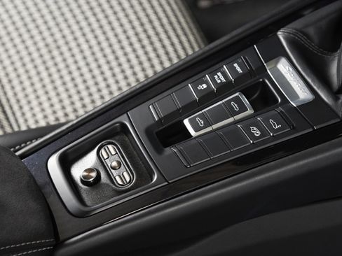 Used 2016 Porsche Boxster Spyder RWD image 27