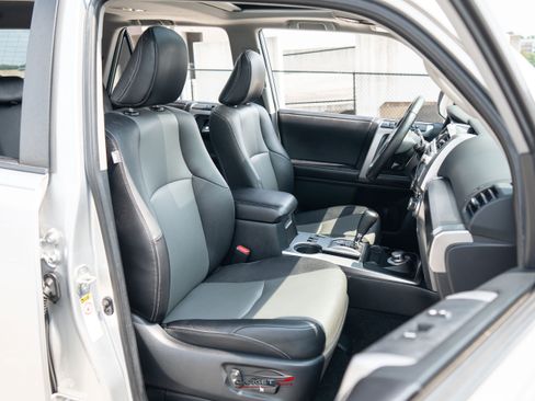 Used 2016 Toyota 4Runner SR5 Premium AWD/4WD image 17