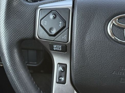 Used 2022 Toyota Tacoma SR5 RWD image 15