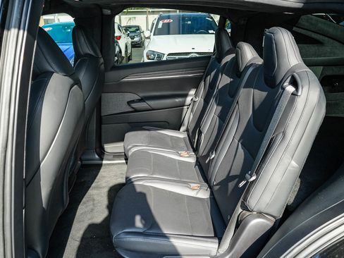 Used 2023 Tesla Model X AWD/4WD image 17