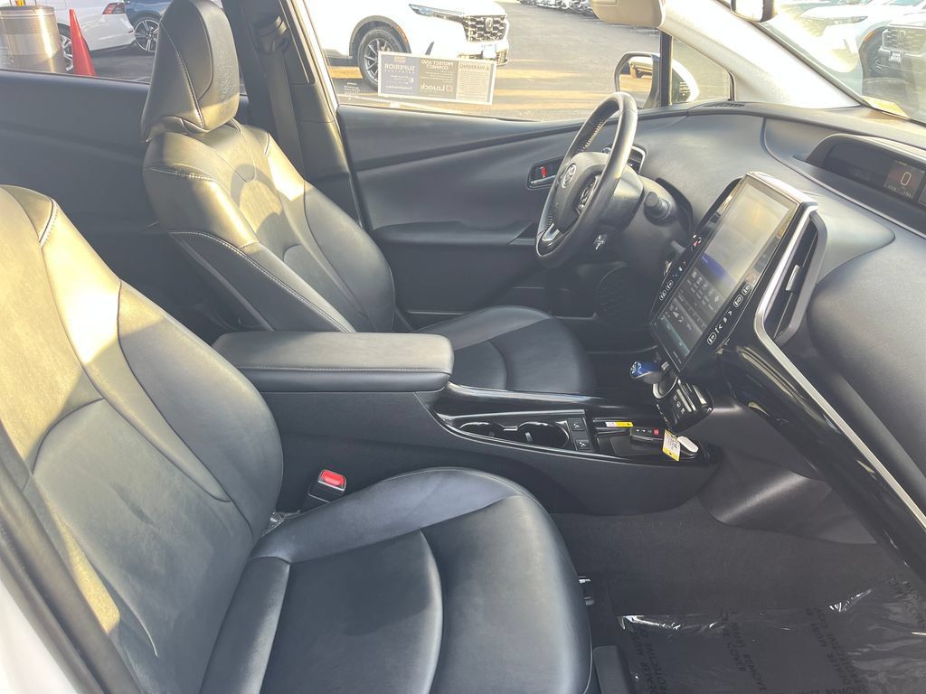 Used 2021 Toyota Prius Prime XLE w/ Carpet Mat Package (TMS) FWD image 40