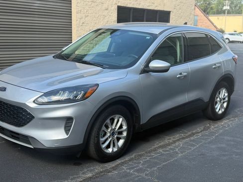 Used 2020 Ford Escape SE FWD image 39