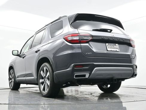 Used 2025 Honda Pilot Elite image 46