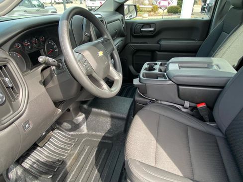 Used 2025 Chevrolet Silverado 1500 W/T image 10