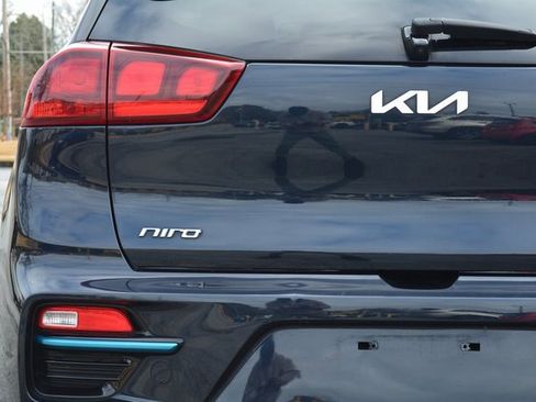 Used 2022 Kia Niro EX w/ Cold Weather Package image 6