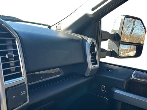 Used 2015 Ford F150 Platinum w/ Equipment Group 701A Luxury image 20