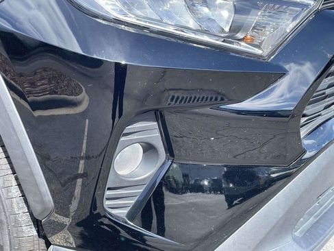 Used 2021 Toyota RAV4 XLE AWD/4WD image 3