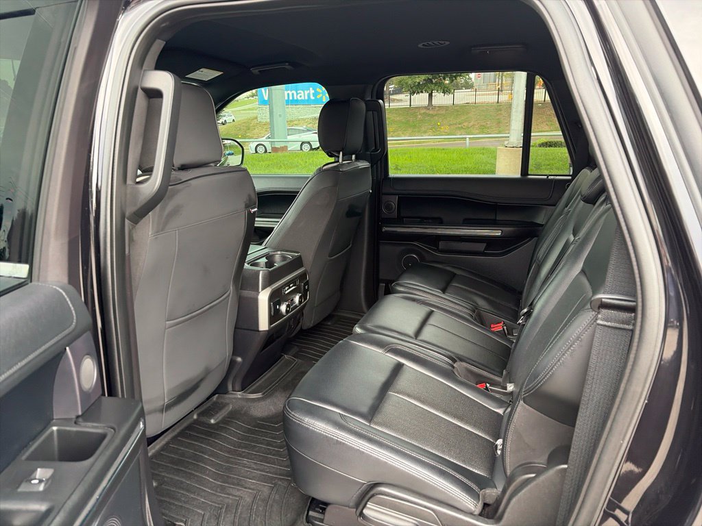 Used 2019 Ford Expedition Max XLT w/ Equipment Group 202A AWD/4WD image 9