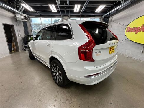 Used 2023 Volvo XC90 B5 Plus AWD/4WD image 3