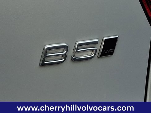 Certified 2024 Volvo XC40 B5 Core image 31