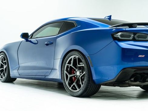 Used 2017 Chevrolet Camaro SS RWD image 19