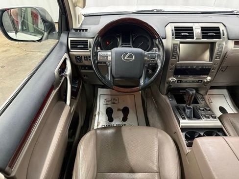 Used 2019 Lexus GX 460 Luxury AWD/4WD image 15