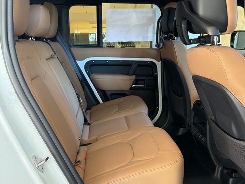 New 2026 Land Rover Defender 110 X-Dynamic SE AWD/4WD image 31
