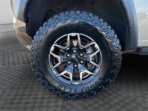 Used 2023 Chevrolet Colorado ZR2 w/ ZR2 Convenience Package III image 14